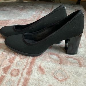 Black Round Toe Block Heel - Size 8